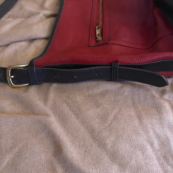 Red & black vegan leather bucket bag - Picture 10 of 10